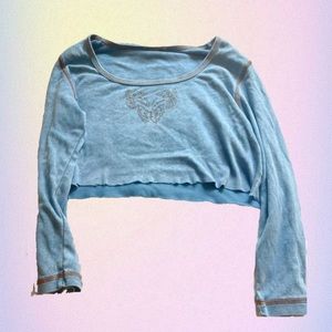 faded blue cropped vintage long sleeve !